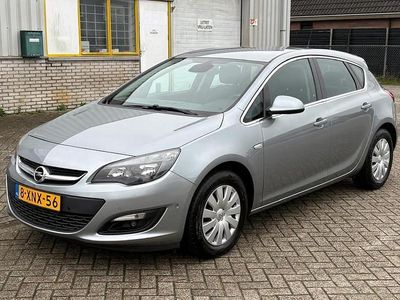 Grijs (metallic) Gebruikt 2014 Opel Astra Design Edition Hatchback | € 6.995 (Eerlijke prijs)