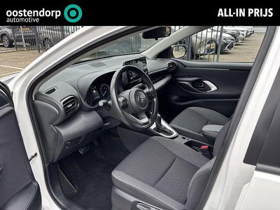 Wit Occasion 2022 Toyota Yaris Hybrid Comfort Hatchback | € 20.945 (Eerlijke prijs)
