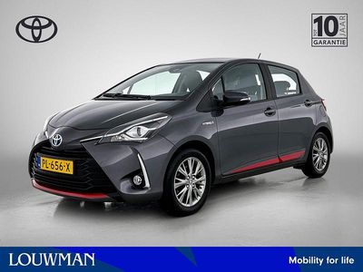 Occasion Toyota Yaris Hybrid Design 101 PK (74 kW) 2017 Grijs Hatchback