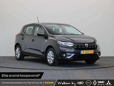 Grijs Occasion 2022 Dacia Sandero Essentiel Hatchback | € 11.845 (Goede deal)