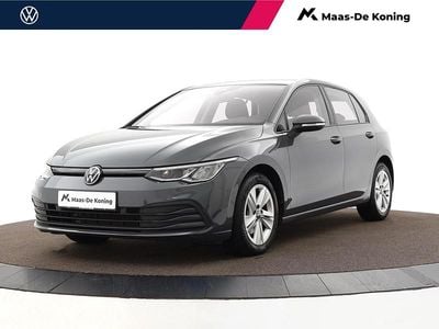 Grijs Gebruikt 2023 VW Golf VIII Life Hatchback | € 21.940 (Goede deal)