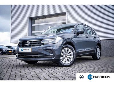 Grijs Gebruikt 2023 VW Tiguan Life SUV | € 32.400 (Super prijs)