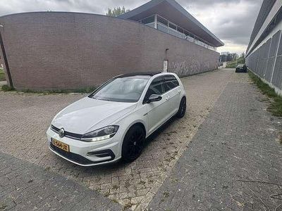 Wit Occasion 2017 VW Golf VII Comfortline Stationwagen | € 14.500 (Duur)