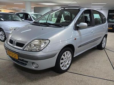 Grijs Gebruikt 2001 Renault Scénic MPV | € 1.450 (Iets duurder)