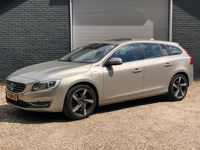 Grijs Gebruikt 2014 Volvo V60 R-Design Stationwagen | € 5.250 (Eerlijke prijs)