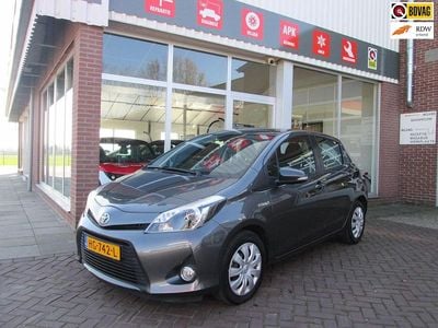 Occasion Toyota Yaris Hybrid 75 PK (55 kW) 2012 Grijs Hatchback