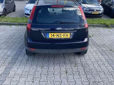 Blauw Occasion 2004 Ford Fiesta Ambiente Hatchback | € 1.100 (Eerlijke prijs)