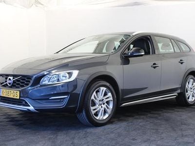 Occasion Volvo V60 CC Momentum 150 PK (110 kW) 2016 Grijs Stationwagen