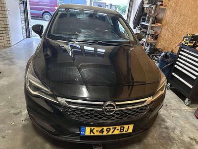 Zwart Gebruikt 2016 Opel Astra Innovation Hatchback | € 5.450 (Eerlijke prijs)