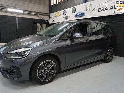 Grijs (metallic) Occasion 2022 BMW 218 Executive Stationwagen | € 19.750 (Super prijs)