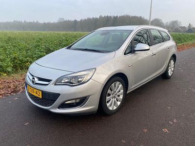 Grijs (metallic) Gebruikt 2012 Opel Astra Cosmo Stationwagen | € 4.450 (Eerlijke prijs)