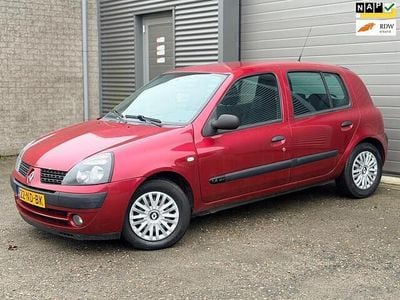 Occasion Renault Clio II 98 PK (72 kW) 2003 Rood Hatchback