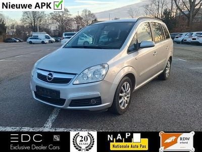 Grijs (metallic) Occasion 2008 Opel Zafira MPV | € 2.440 (Eerlijke prijs)