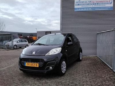 Zwart (metallic) Gebruikt 2012 Peugeot 107 Active Hatchback | € 3.949 (Goede deal)