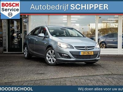 Grijs Gebruikt 2012 Opel Astra Cosmo Sedan | € 7.950 (Eerlijke prijs)