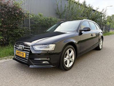 Zwart, metallic lak Gebruikt 2013 Audi A4 Business Stationwagen | € 8.950 (Eerlijke prijs)