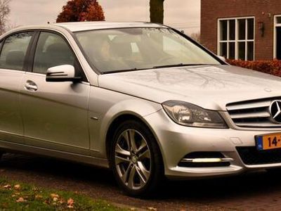 tweedehands Mercedes C180 Business Class Avantgarde AUTOMAAT MET AIRCO-CLIMA, CRUISE CONTROL EN NOG VEEL MEER LUXE OPTIES!