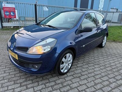 Blauw (metallic) Occasion 2007 Renault Clio II Hatchback | € 2.450 (Eerlijke prijs)