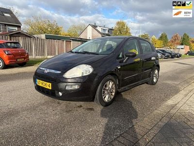 Zwart Gebruikt 2011 Fiat Punto Dynamic Hatchback | € 2.000 (Goede deal)
