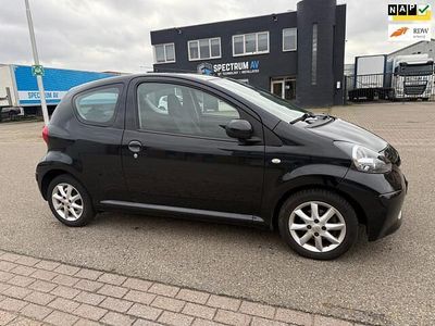 Occasion Toyota Aygo 68 PK (50 kW) 2007 Zwart (metallic) Hatchback