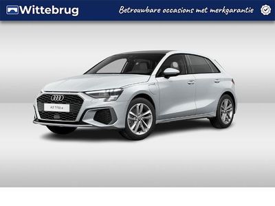 Wit Gebruikt 2022 Audi A3 Sportback e-tron S-Line Hatchback | € 33.950 (Iets duurder)