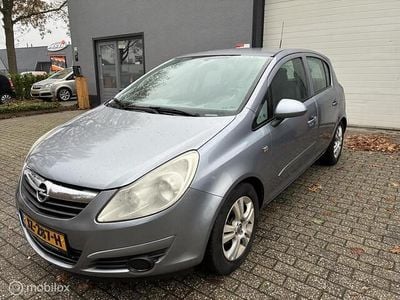 Grijs Occasion 2007 Opel Corsa Essentia Hatchback | € 1.495 (Goede deal)
