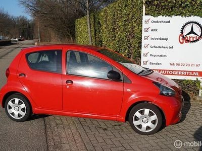 Rood Occasion 2007 Toyota Aygo Hatchback | € 2.250 (Eerlijke prijs)