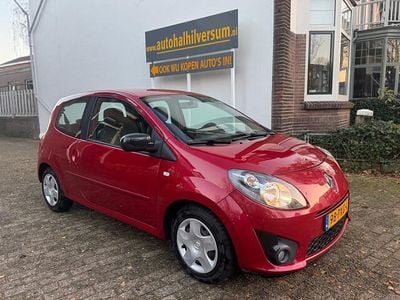Rood Occasion 2011 Renault Twingo Dynamique Hatchback | € 1.499 (Goede deal)