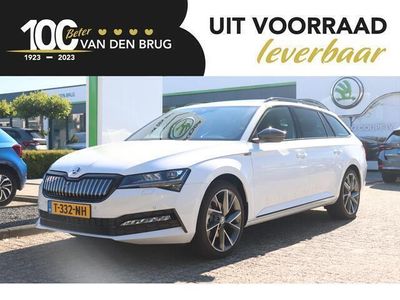 tweedehands Skoda Superb Combi 1.4 TSI iV 218pk Sportline Business | Panoramadak | Elektrisch wegklapbare trekhaak | 19" Lichtmetalen velgen | Elektrisch bedienbare kofferbak |