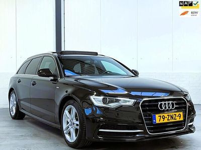 Zwart (metallic) Gebruikt 2013 Audi A6 S-Line Stationwagen | € 16.666 (Iets duurder)