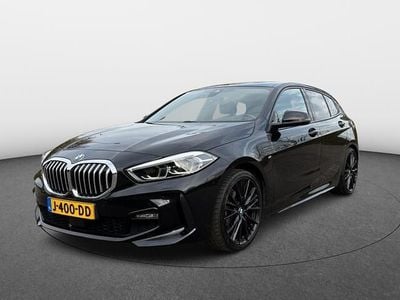 Zwart Gebruikt 2020 BMW 118 Executive Hatchback | € 19.145 (Eerlijke prijs)