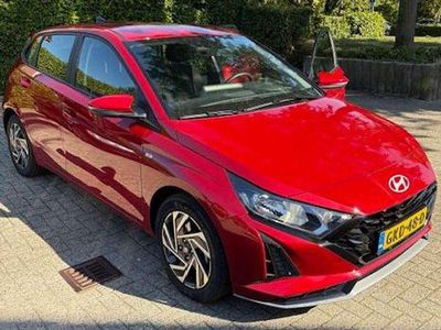 Rood Gebruikt 2024 Hyundai i20 Hatchback | € 21.400 (Eerlijke prijs)