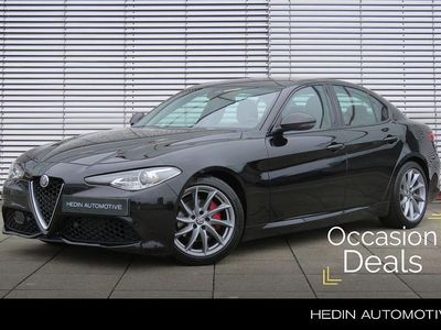 Zwart Gebruikt 2017 Alfa Romeo Giulia Super Sedan | € 26.445 (Eerlijke prijs)