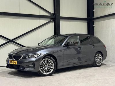 Grijs Gebruikt 2020 BMW 330 Shadowline Stationwagen | € 26.940 (Goede deal)