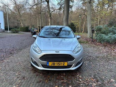 Zilver Occasion 2015 Ford Fiesta Titanium Hatchback | € 7.750 (Eerlijke prijs)