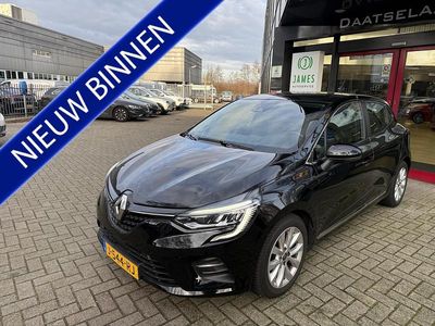 Zwart Gebruikt 2020 Renault Clio V Intens Hatchback | € 14.744 (Eerlijke prijs)