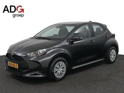 Zwart Occasion 2025 Toyota Yaris Hybrid Comfort Hatchback | € 23.950 (Goede deal)