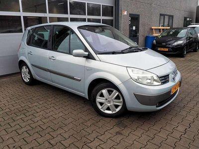Grijs Gebruikt 2004 Renault Scénic II Expression MPV | € 2.250 (Iets duurder)