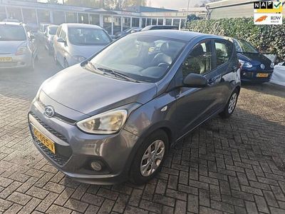 Grijs Gebruikt 2015 Hyundai i10 Hatchback | € 3.750 (Eerlijke prijs)