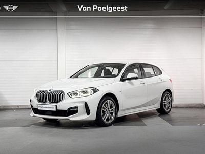 Wit Gebruikt 2022 BMW 118 Shadowline Hatchback | € 27.900 (Eerlijke prijs)