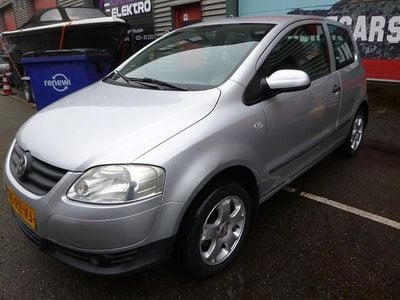 Grijs Occasion 2005 VW Fox Trendline Hatchback | € 847 (Eerlijke prijs)