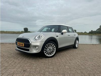 tweedehands Mini Cooper 1.5 Pepper Serious Business Automaat Leder LED