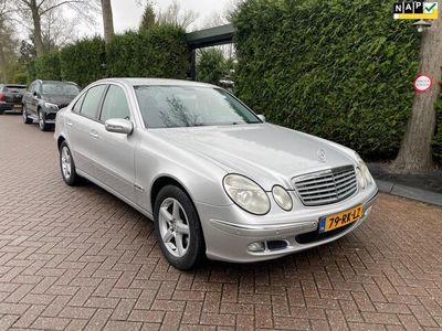 tweedehands Mercedes E200 K. Elegance AUT TREKHAAK/NAVI/CLIMA/CRUISE.