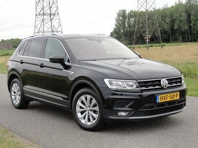 Zwart Gebruikt 2019 VW Tiguan Highline SUV | € 19.995 (Goede deal)