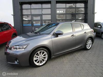 Grijs Occasion 2013 Lexus CT200h Business Edition Hatchback | € 13.750 (Eerlijke prijs)