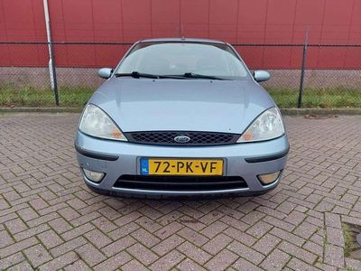 Grijs (metallic) Gebruikt 2004 Ford Focus Futura Hatchback | € 799 (Goede deal)
