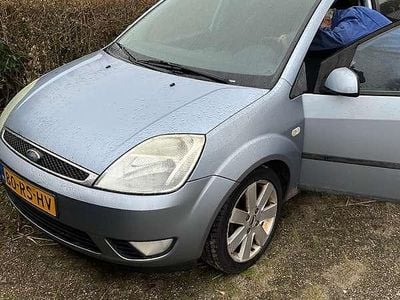 Occasion Ford Fiesta Futura 69 PK (50 kW) 2005 Zilver Hatchback