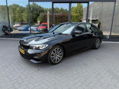Zwart Gebruikt 2019 BMW 320 M Sport Sedan | € 25.500 (Eerlijke prijs)