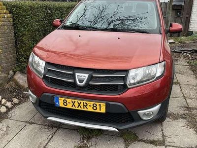 Rood Occasion 2014 Dacia Sandero Stepway Hatchback | € 6.500 (Iets duurder)