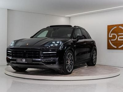 Zwart Occasion 2024 Porsche Cayenne SUV | € 104.980 (Super prijs)